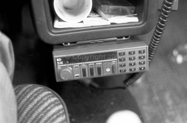 Kommunikationsradio i avlösningsbil vid SL-bussar, Stockholm. (1987)