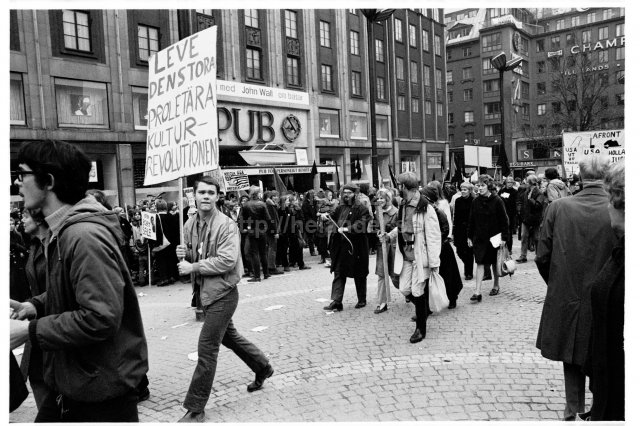 Förstamajdemonstration på Hötorget, Stockholm. (1970)