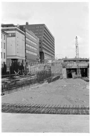 Byggnadsarbeten för Klaratunneln under Brunkebergsåsen, Stockholm. (1971)