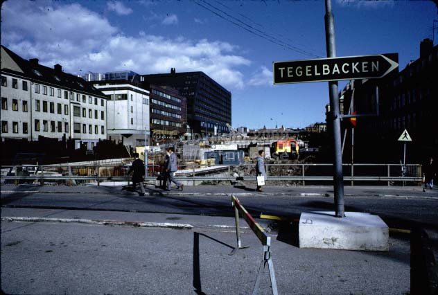 Tegelbacken och bygget av klaratunneln under brunkebergsåsen, Stockholm. (1971)