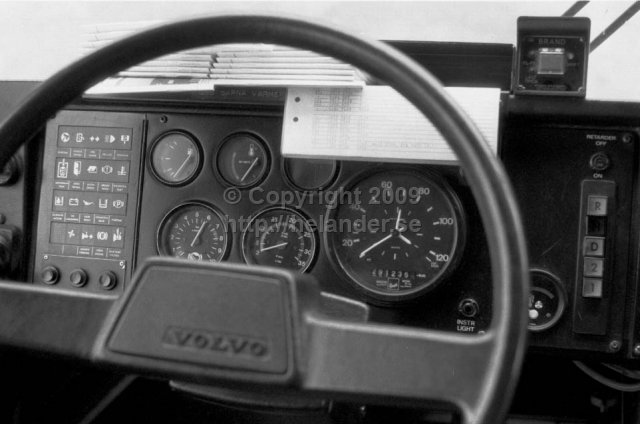 Vy från förarplatsen i en SL-bus, Stockholm. (1987)